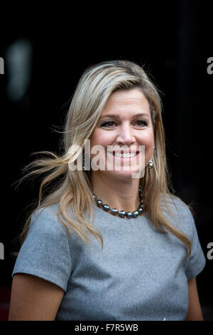 Amsterdam, Paesi Bassi. 2° dic, 2015. Regina Maxima dei Paesi Bassi partecipa alla cerimonia di premiazione del Prince Claus Award nel palazzo reale di Amsterdam, Olanda, 2 dicembre 2015. Foto: Patrick van Katwijk/ point de vue fuori - nessun filo SERVICE -/dpa/Alamy Live News Foto Stock