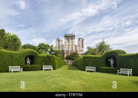 Le rondelle a Hardwick Hall, Derbyshire. La Hardwick Station Wagon è composta da splendide case e splendidi paesaggi. Foto Stock