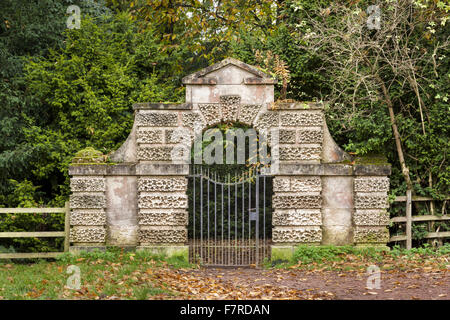 Gateway per il piacere terreno a Clumber Park, Nottinghamshire. Foto Stock