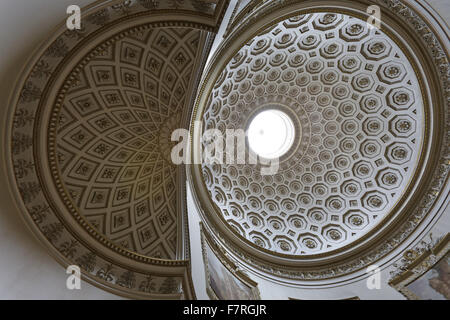 Il soffitto del salone a Kedleston Hall, Derbyshire. Kedleston è uno dei più grandiosi e più perfettamente rifinito di tutte le proprietà progettato da Robert Adam. Foto Stock