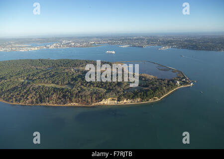 Una veduta aerea di Brownsea Island, Dorset. Brownsea Island si trova nel centro del porto di Poole. Foto Stock