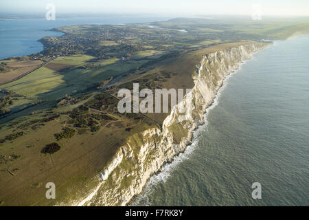 Una veduta aerea di Tennyson giù, Isola di Wight. Foto Stock