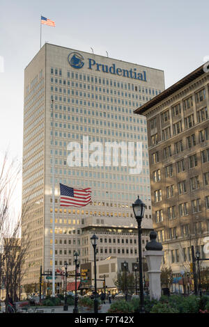 Uffici di Prudential Insurance Co. a Newark, NJ fuori del parco militare di sabato 21 novembre, 2015. (© Richard B. Levine) Foto Stock