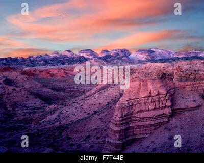 Sunrise al Hartnett Sud deserto Waterpocket Fold. Parco nazionale di Capitol Reef, Utah Foto Stock