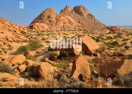 Vista sulla montagna di Sugarloaf vicino Spitzkoppe, Grootspitzkop, Erongo Provincia, Namibia Foto Stock