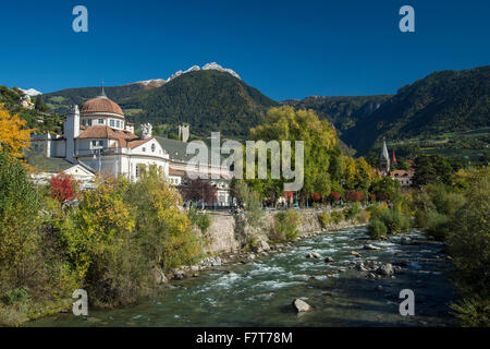 Spa hotel, Fiume Passirio Merano o Merano, Alto Adige, Italia Foto Stock