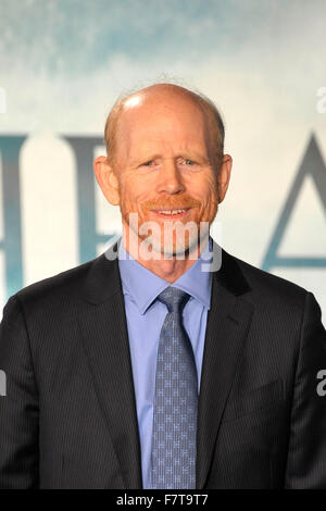 Londra, Regno Unito. 2 dicembre, 2015. Ron Howard che frequentano la premiere europeo AL CALORE DEL MARE all'Empire Leicester Square Londra 2 dicembre 2015 Credit: Peter Phillips/Alamy Live News Foto Stock