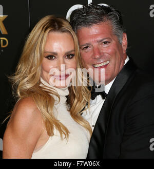 Xix annuale di Hollywood Film Awards presso il Beverly Hilton Hotel - tappeto rosso arrivi con: Taylor Armstrong, John H Bluher dove: Los Angeles, California, Stati Uniti quando: 01 Nov 2015 Foto Stock