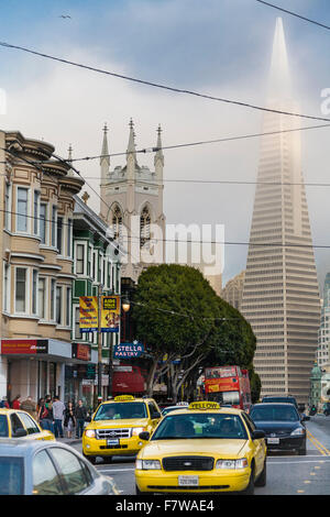 Columbus Ave., North Beach TranAmerica Edificio, San Francisco, California, Stati Uniti Foto Stock