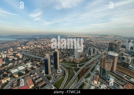 Vista sulla città da Istanbul Sapphire, Istanbul, Turchia Foto Stock