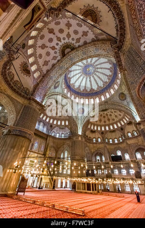 Interno del Sultano Ahmed moschea (Moschea Blu), Istanbul, Turchia Foto Stock