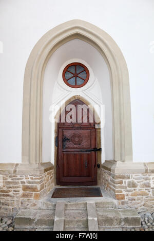 Porta Medioevale nella Chiesa. Il XIII secolo. Monastero delle Clarisse Cappuccine del Stary Sacz, Polonia. Foto Stock