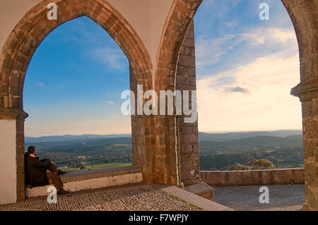 Priory chiesa del castello del XV secolo- e del paesaggio, Aracena, provincia di Huelva, regione dell'Andalusia, Spagna, Europa Foto Stock