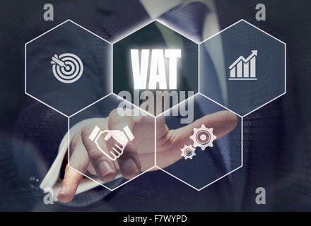 Imprenditore premendo un concetto IVA pulsante. Foto Stock