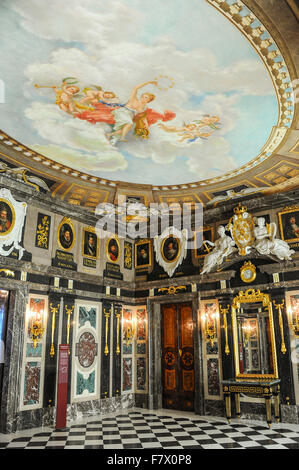 Sala di marmo nel Castello Reale di Varsavia, Polonia Foto Stock