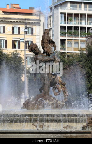 Naiads fontana nella piazza della Repubblica di Roma, Italia Foto Stock
