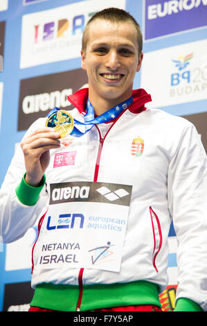 Israele. 3 dicembre, 2015. David VERRASZTO HUN Medaglia d Oro 400m Medley Men - Insidefoto Credito: Insidefoto/Alamy Live News Foto Stock