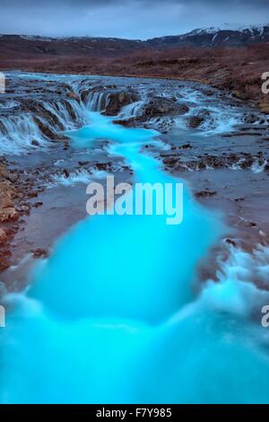 Bruarfoss cascata, flusso di turchese, Islanda Foto Stock