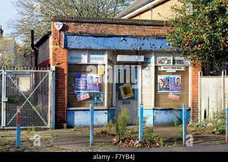 Derelitti negozio di fronte a Hounslow West London REGNO UNITO Foto Stock