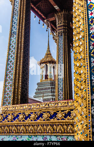 Dettagli di Wat Phra Kaew, il Tempio del Buddha di Smeraldo di Bangkok, Tailandia. Foto Stock