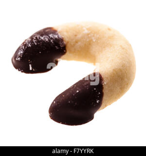 Un austriaco crescent cookie isolate su uno sfondo bianco Foto Stock