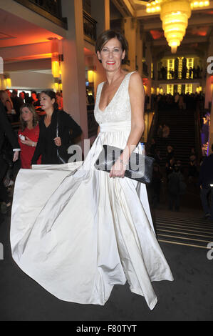 Agire ora Jugend Award 2015 (Auma Obama di gala) al Friedrichstadtpalast in Mitte offre: Eva Lutz Dove: Berlino, Germania Quando: 02 Nov 2015 Foto Stock