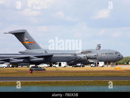 Un Globemaster essendo mantenuto al RIAT 2010 a Fairford, dove militari e di aerei civili raccolti da tutto il mondo Foto Stock