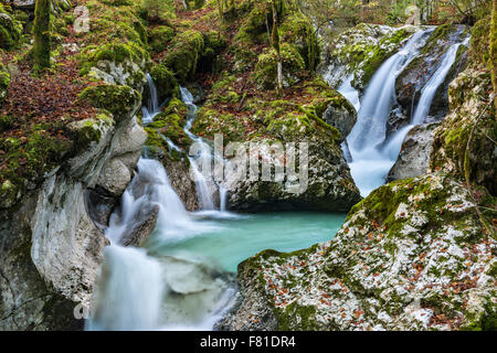 Flusso Lepenjica, Cascades, Bovec, il Parco Nazionale del Triglav, Slovenia Foto Stock