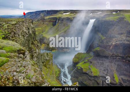 Foto drammatiche di Haifoss cascata nel centro di Islanda Foto Stock