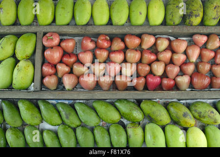 Frutti di mango, Street Market, Sekinchan, la Malaysia peninsulare. Foto Stock