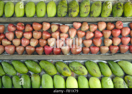 Frutti di mango, Street Market, Sekinchan, la Malaysia peninsulare. Foto Stock