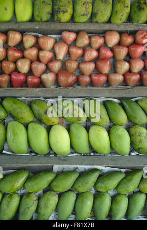 Frutti di mango, Street Market, Sekinchan, la Malaysia peninsulare. Foto Stock