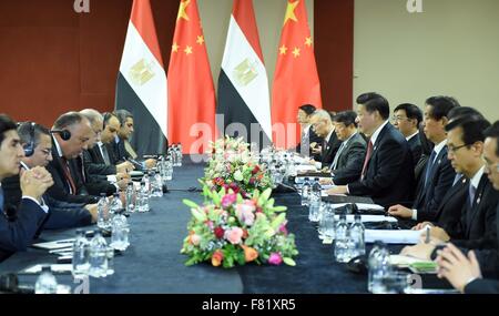 Johannesburg, Sud Africa. 4° dic, 2015. Il presidente cinese Xi Jinping incontra egiziano con il Primo Ministro Ismail Sherif a Johannesburg, Sud Africa, Dicembre 4, 2015. Credito: Zhang Duo/Xinhua/Alamy Live News Foto Stock