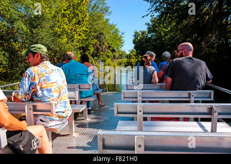 La gente sulla gita in barca a Homosassa Springs in Florida Foto Stock