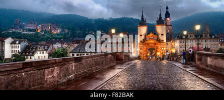 Alte Brucke (ponte vecchio), Heidelberg, Germania Foto Stock