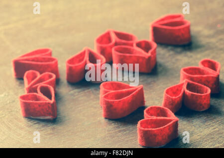 Il giorno di San Valentino Rossi fatti a mano cuori Foto Stock