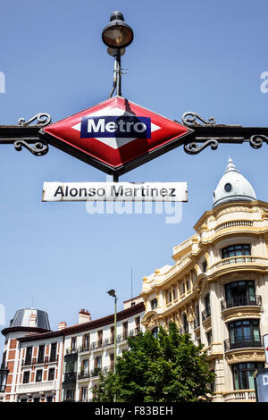 Madrid Spagna,ispanica Chamberi,Plaza Alonzo Martinez,Innside Madrid Genova,hotel,metro,stazione,metropolitana,ingresso,segnaletica,stazione,linea 4,Spain150705003 Foto Stock