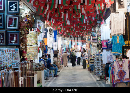 Mutrah souk in Muscat, la capitale del sultanato di Oman. Foto Stock