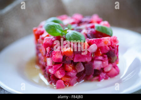 Insalata di verdure bollite con bietole Foto Stock