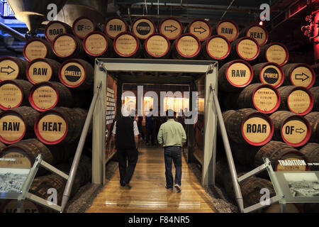 Vista interna del Guinness Storehouse, il museo della birra Guinness a Dublino Irlanda Foto Stock