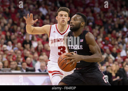 Madison, WI, Stati Uniti d'America. 5 Dic, 2015. Tempio di gufi guard Josh Brown #1 in azione durante il NCAA pallacanestro tra il Tempio di gufi e il Wisconsin Badgers a Kohl Center a Madison, WI. Wisconsin sconfitto Tempio 76-60. John Fisher/CSM/Alamy Live News Foto Stock