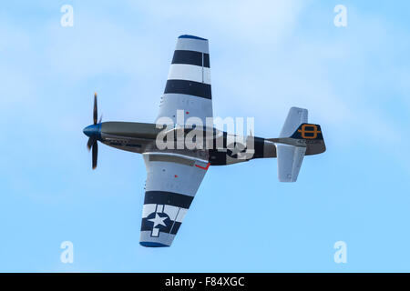 North American P-51D Mustang 'feroce Frankie' visualizzazione a Southport Airshow 2014 Foto Stock