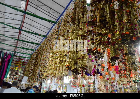 Deepavali Festival di Little India di Singapore, un mercato di strada e illuminazione su strada Foto Stock