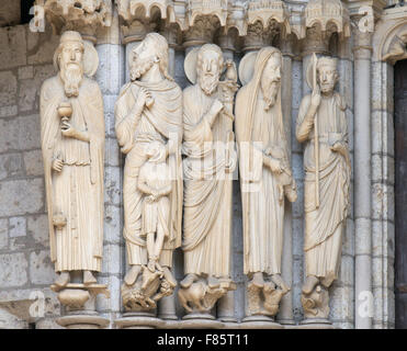 Stipite sinistro statue portico settentrionale, la cattedrale di Chartres, Eure-et-Loir, Francia, Europa Foto Stock