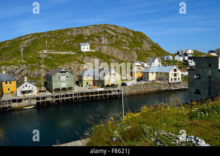 Maestoso vecchio villaggio di Nyksund in estate vesteraalen nel nord della Norvegia Foto Stock