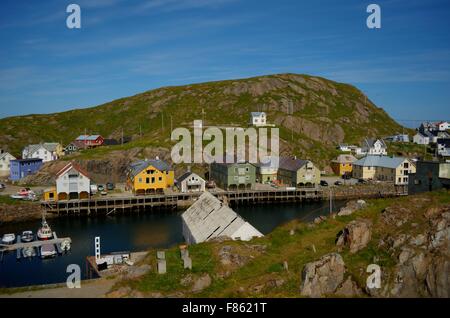 Villaggio sereno di Nyksund in estate, vesteraalen Norvegia Foto Stock