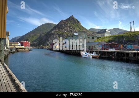 Villaggio sereno di Nyksund in estate, vesteraalen Norvegia Foto Stock