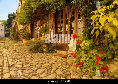 Sonnolenta cittadina abate di Farfa, Lazio Foto Stock