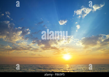 Cielo e mare sul tramonto. La natura della composizione. Foto Stock