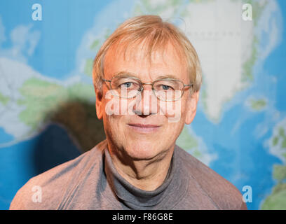 Amburgo, Germania. 3 dicembre, 2015. Il fondatore del " Premio Nobel Alternativo", Jakob von Uexkuell, raffigurato in Amburgo, Germania, 3 dicembre 2015. Foto: Daniel Bockwoldt/dpa/Alamy Live News Foto Stock